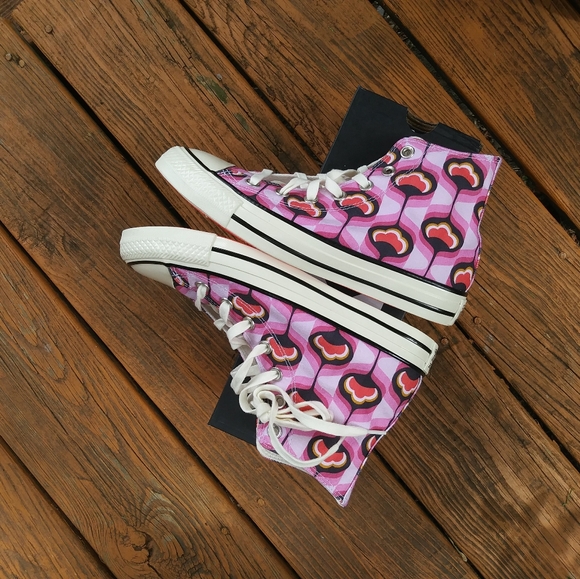 converse girls unite